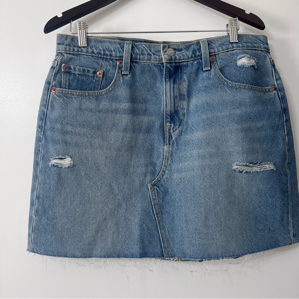 Levi’s High Rise Deconstructed Denim Skirt Size 32